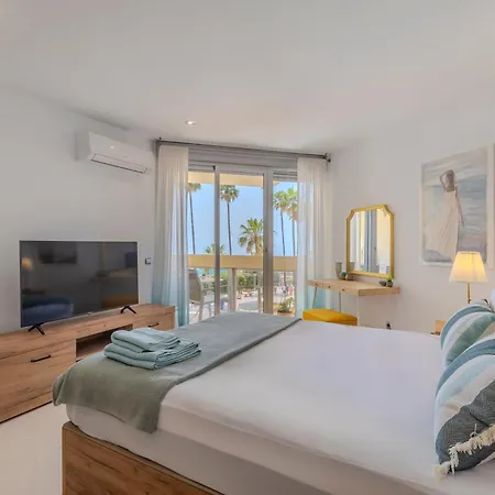Beachfront Centric Duplex With Pool & Amazing Views Apartment *