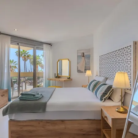 Apartment Beachfront Centric Duplex With Pool & Amazing Views *